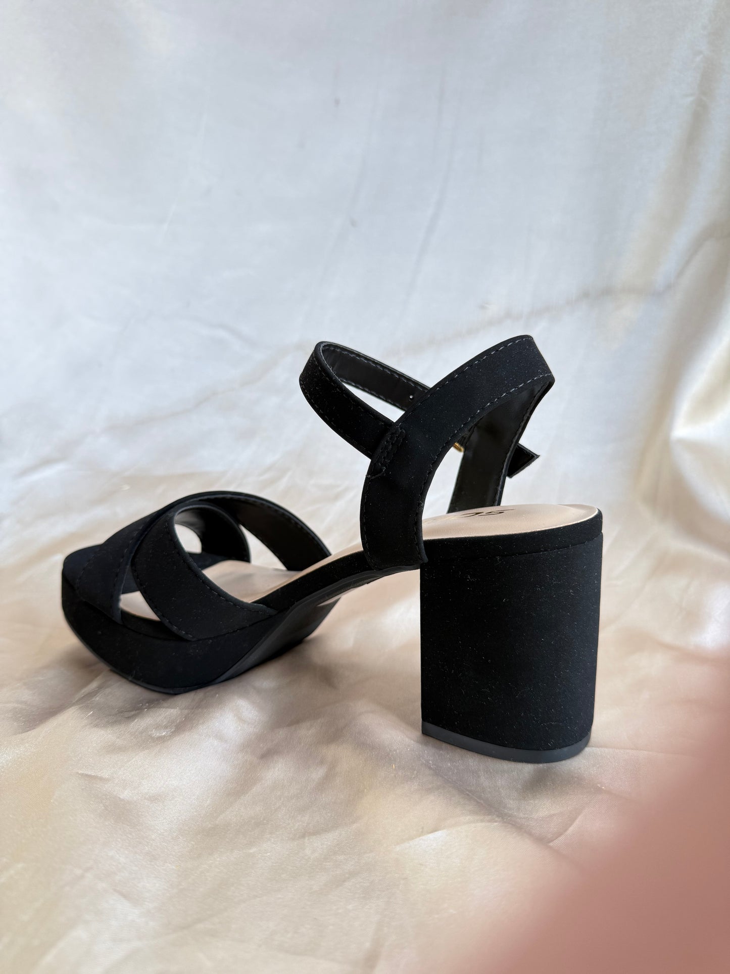 Karen's Classic Heel- Black