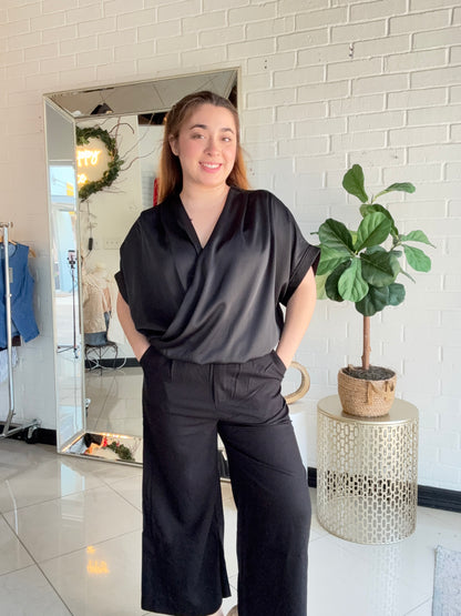 So Sophisticated Blouse- Black