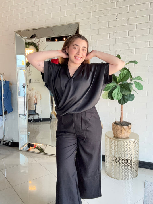 So Sophisticated Blouse- Black