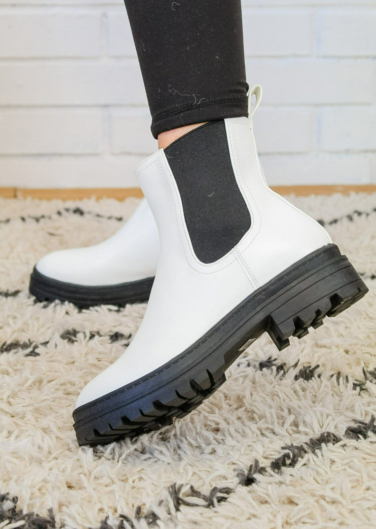 See You Never Boots- White - Shop 112